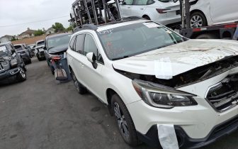 SUVs Subaru  Outback 2018 Biały